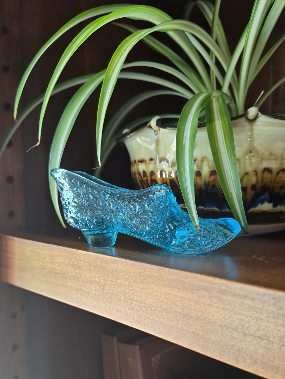 Daisy & Button Blue Glass Shoe